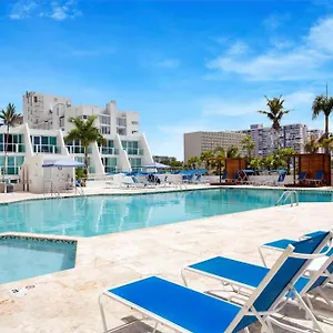 https://luxe-spacious-and-modern-3br-with-ocean-views.comcaribbean.com
